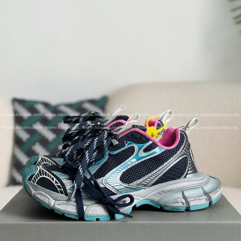 Ba*len*cia*ga Runner Sneakers