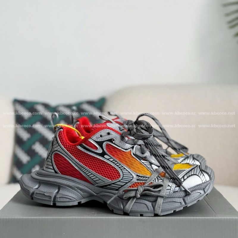 Ba*len*cia*ga Runner Sneakers