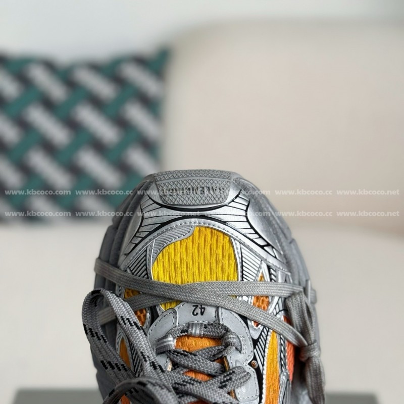 Ba*len*cia*ga Runner Sneakers