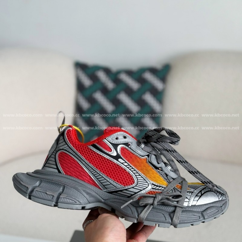 Ba*len*cia*ga Runner Sneakers