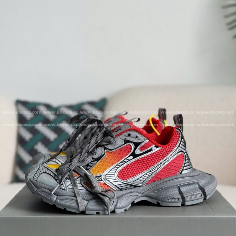 Ba*len*cia*ga Runner Sneakers