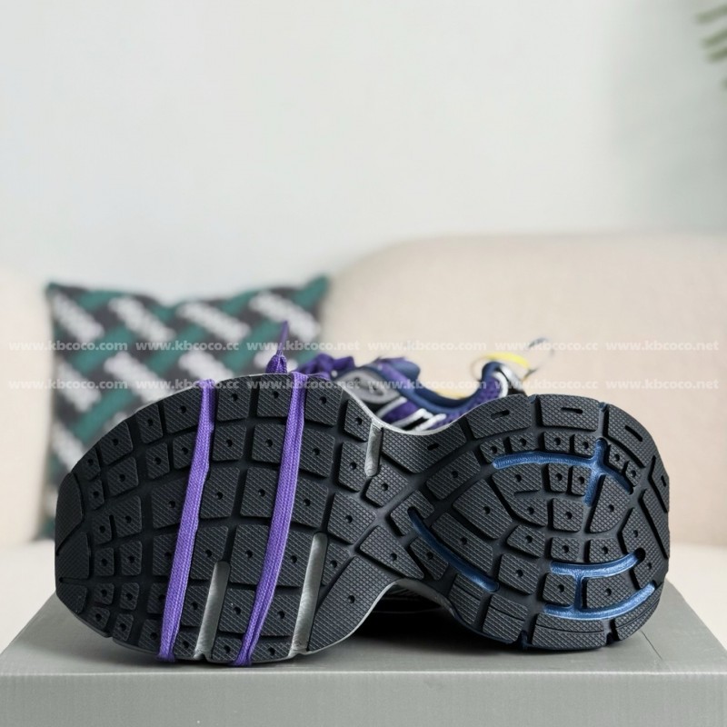 Ba*len*cia*ga Runner Sneakers