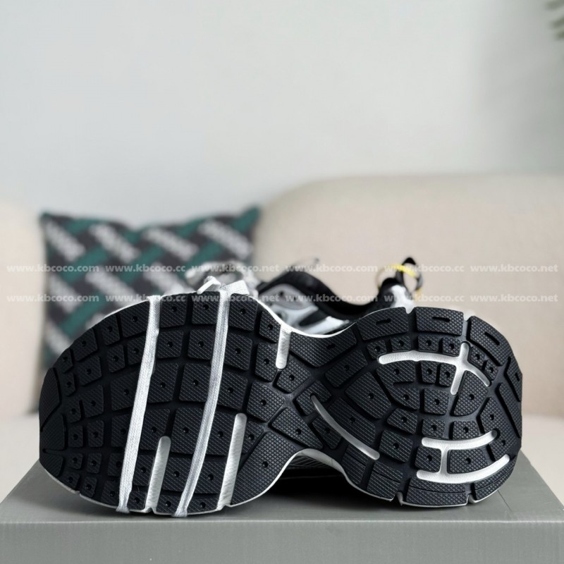 Ba*len*cia*ga Runner Sneakers