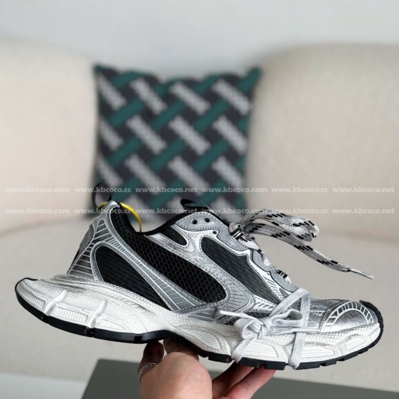 Ba*len*cia*ga Runner Sneakers