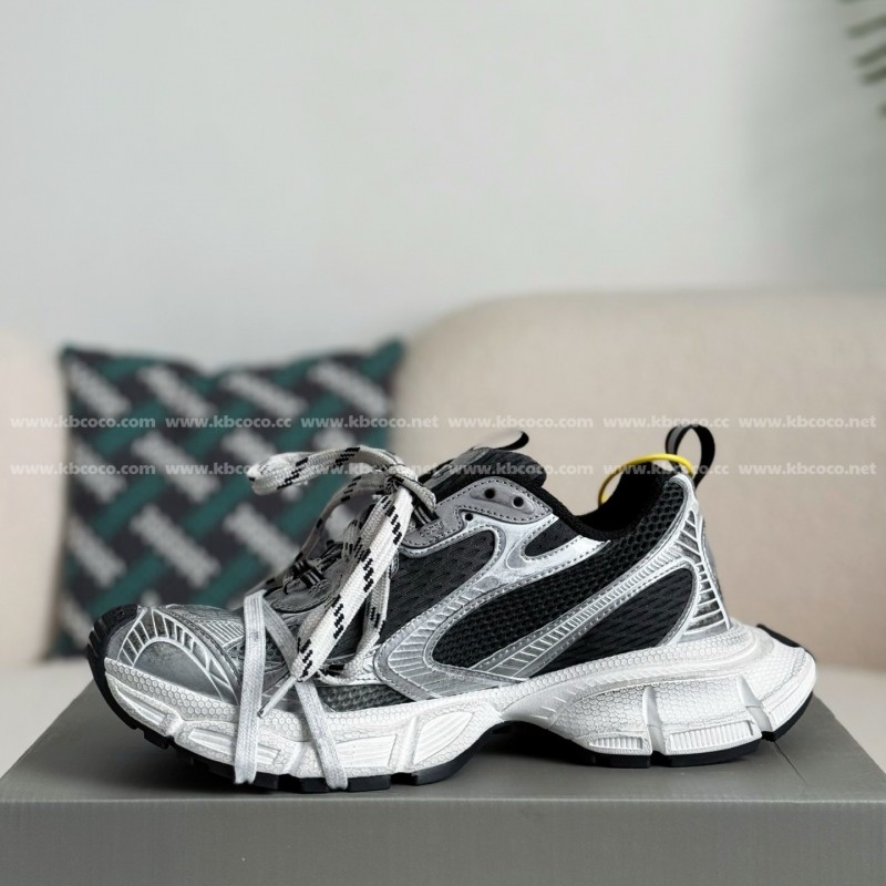 Ba*len*cia*ga Runner Sneakers