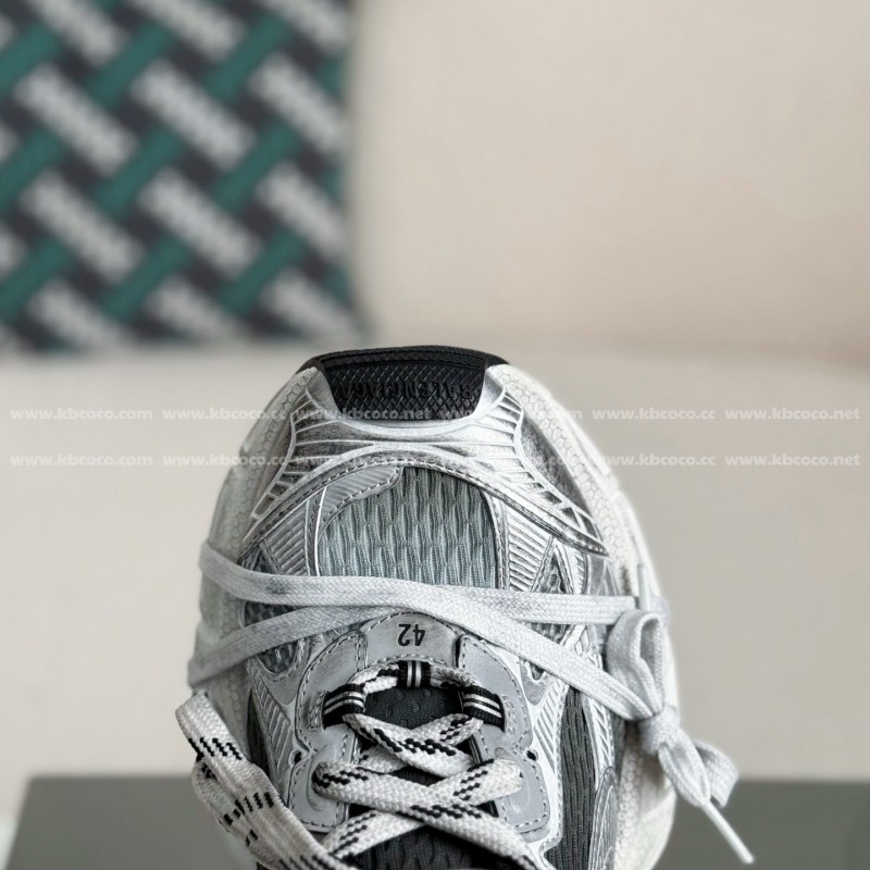 Ba*len*cia*ga Runner Sneakers