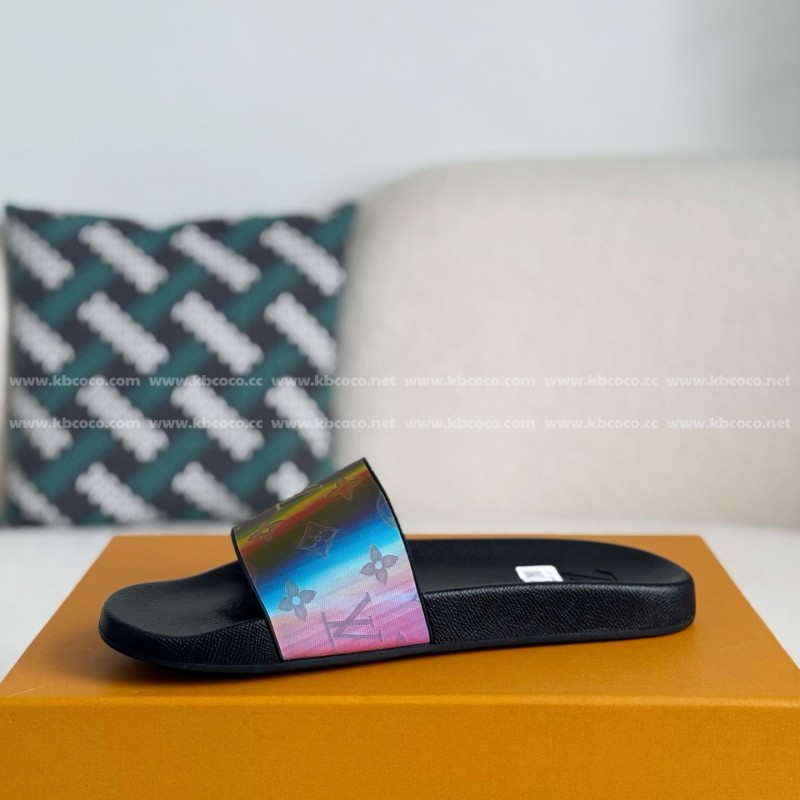 L0*is V*t0n SLIPPERS