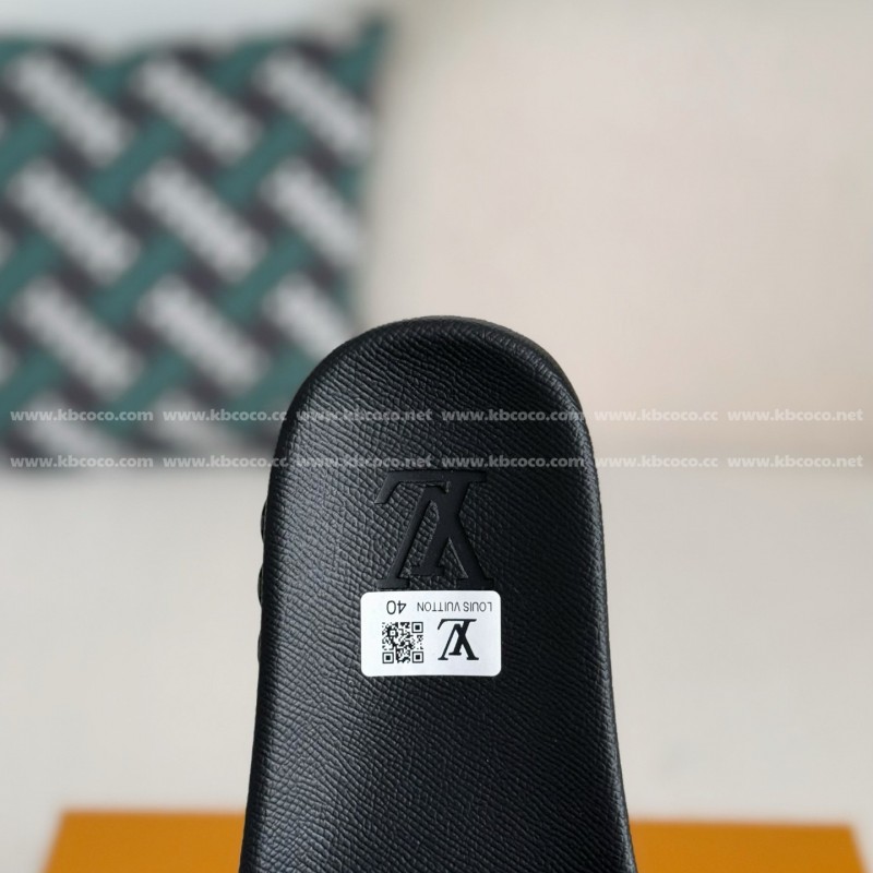 L0*is V*t0n SLIPPERS