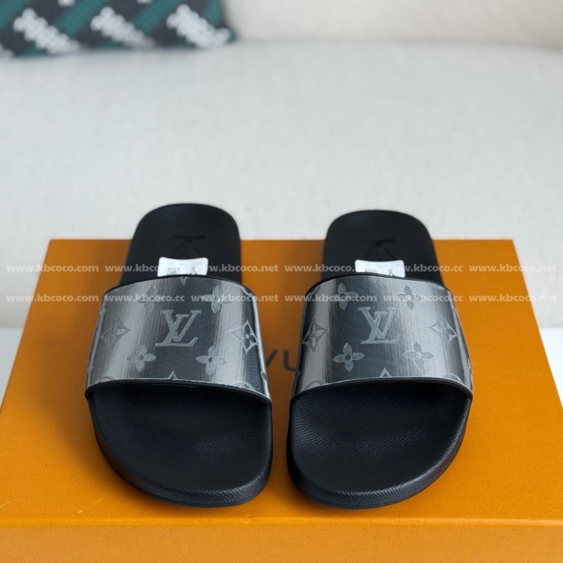 L0*is V*t0n SLIPPERS