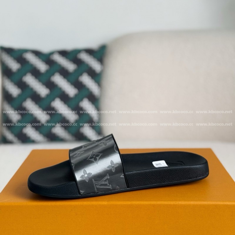 L0*is V*t0n SLIPPERS