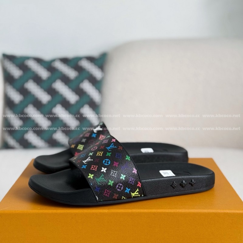 L0*is V*t0n SLIPPERS