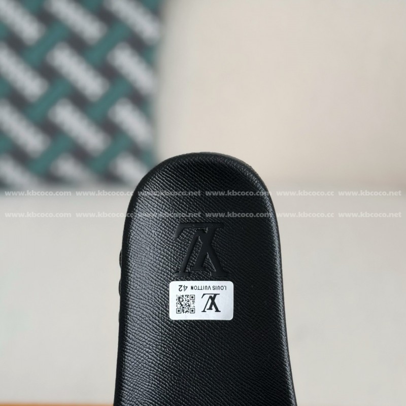 L0*is V*t0n SLIPPERS