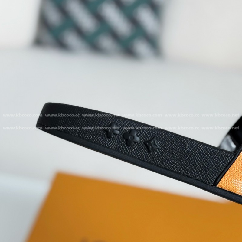 L0*is V*t0n SLIPPERS