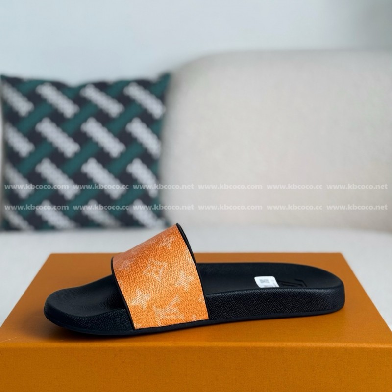 L0*is V*t0n SLIPPERS