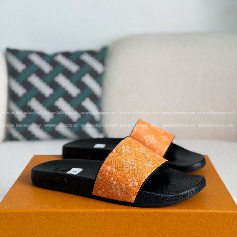 L0*is V*t0n SLIPPERS