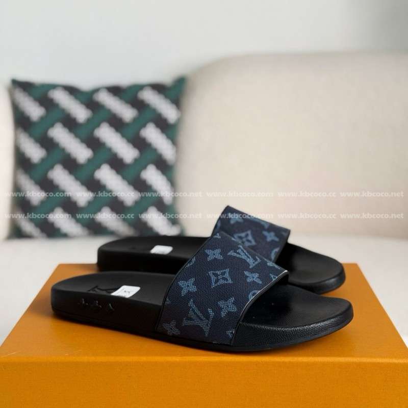 L0*is V*t0n SLIPPERS