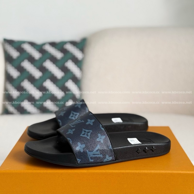 L0*is V*t0n SLIPPERS