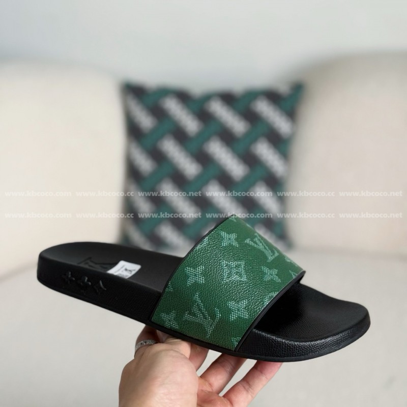 L0*is V*t0n SLIPPERS