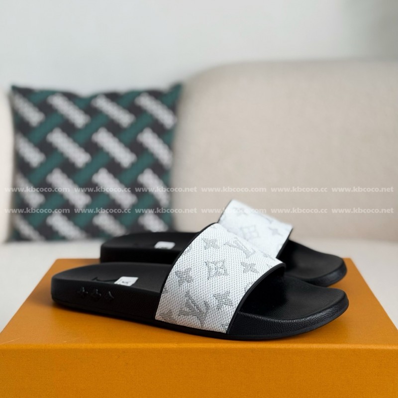 L0*is V*t0n SLIPPERS