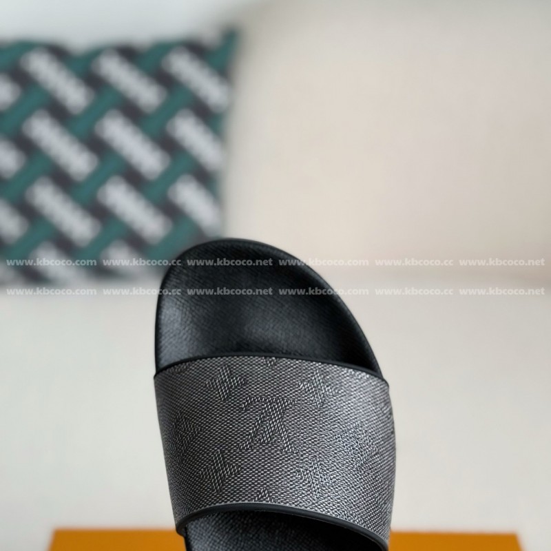 L0*is V*t0n SLIPPERS