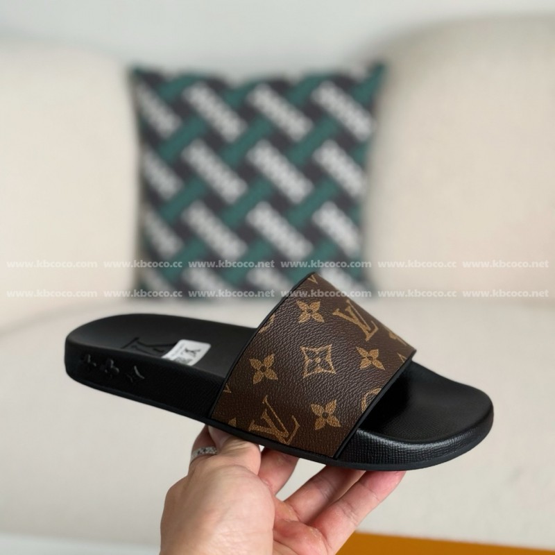 L0*is V*t0n SLIPPERS