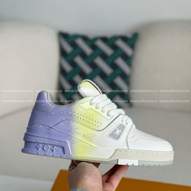 L0*is V*t0n TRAINER SNEAKERS