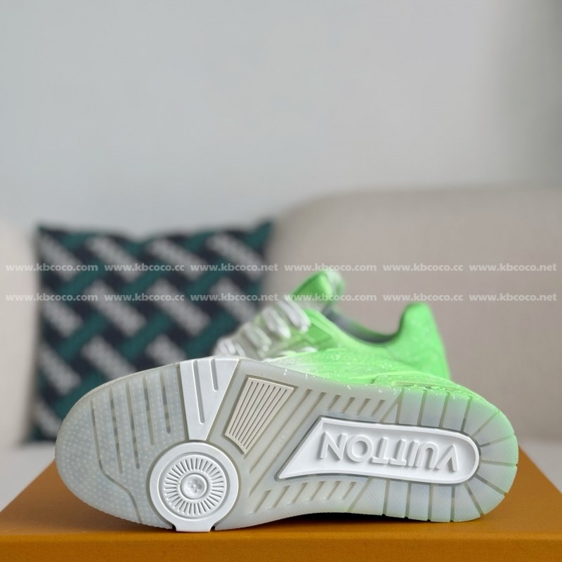 L0*is V*t0n TRAINER SNEAKERS