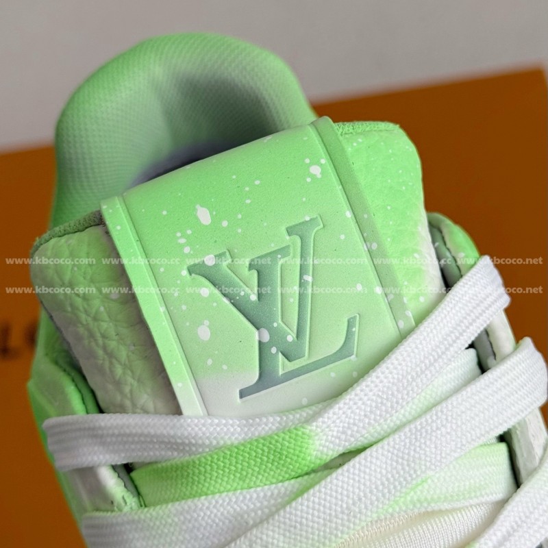 L0*is V*t0n TRAINER SNEAKERS