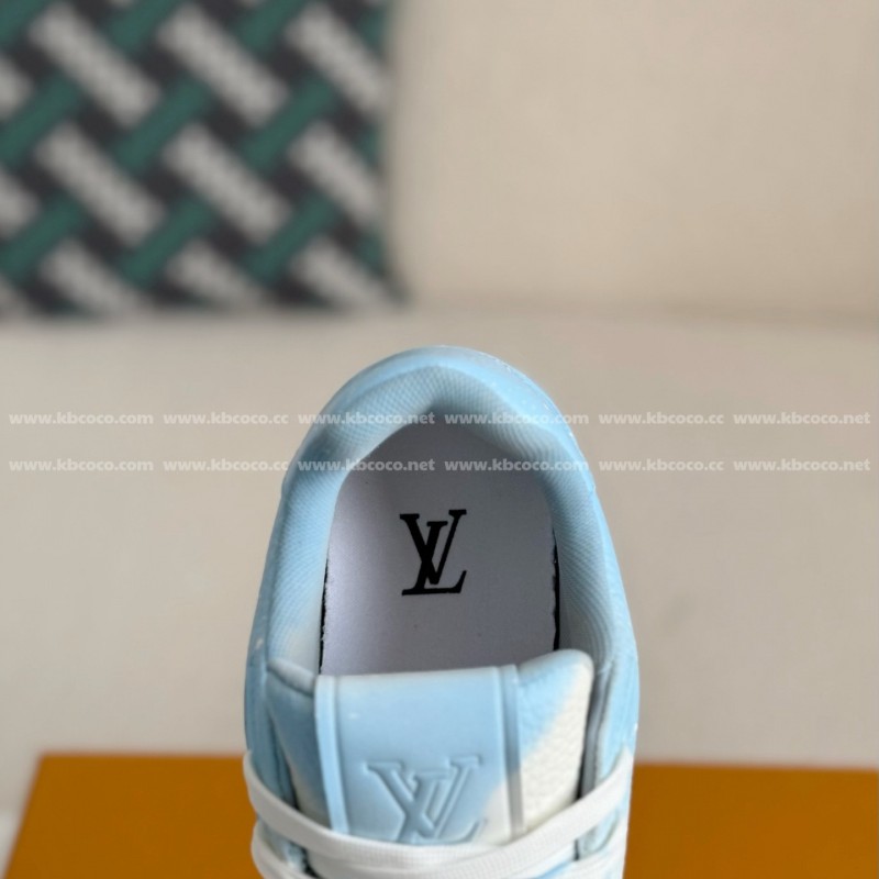 L0*is V*t0n TRAINER SNEAKERS