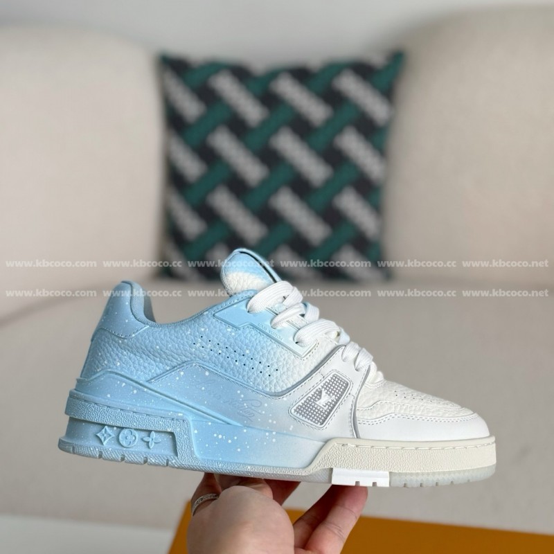 L0*is V*t0n TRAINER SNEAKERS