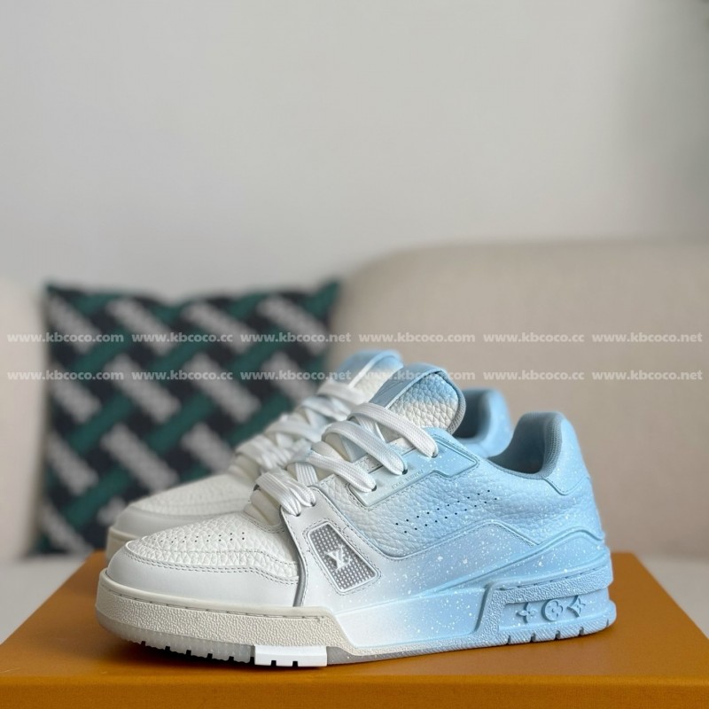 L0*is V*t0n TRAINER SNEAKERS