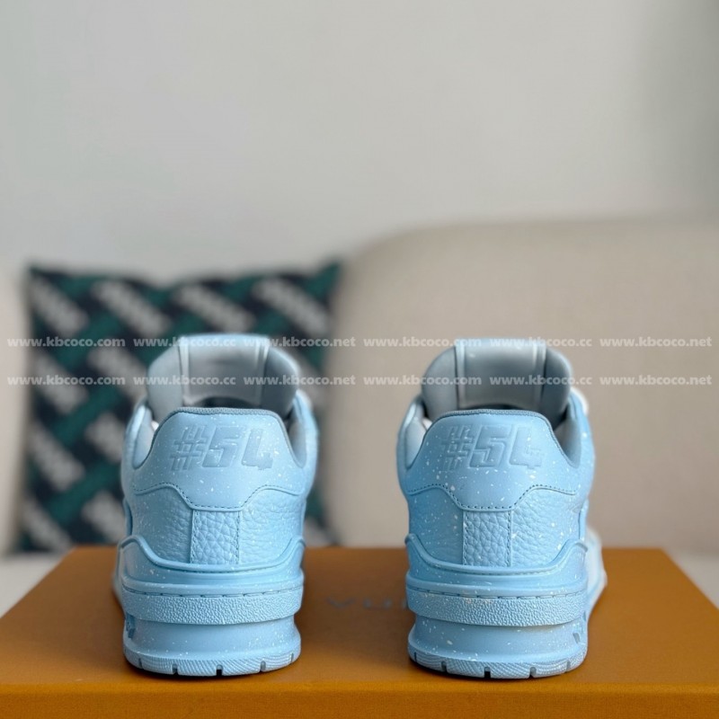 L0*is V*t0n TRAINER SNEAKERS