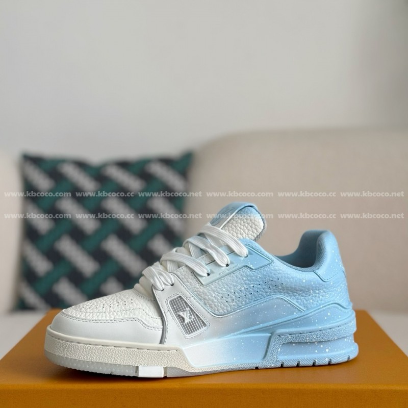 L0*is V*t0n TRAINER SNEAKERS