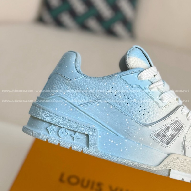 L0*is V*t0n TRAINER SNEAKERS