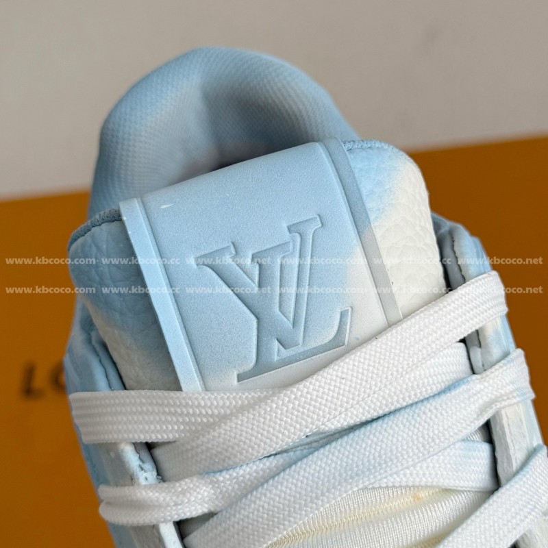 L0*is V*t0n TRAINER SNEAKERS