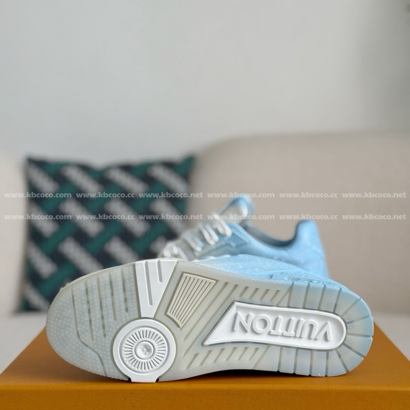 L0*is V*t0n TRAINER SNEAKERS