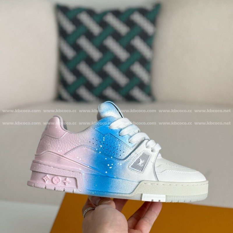 L0*is V*t0n TRAINER SNEAKERS