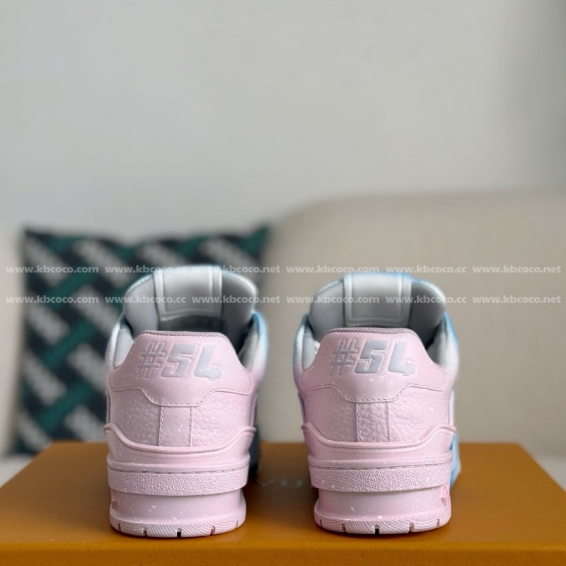 L0*is V*t0n TRAINER SNEAKERS