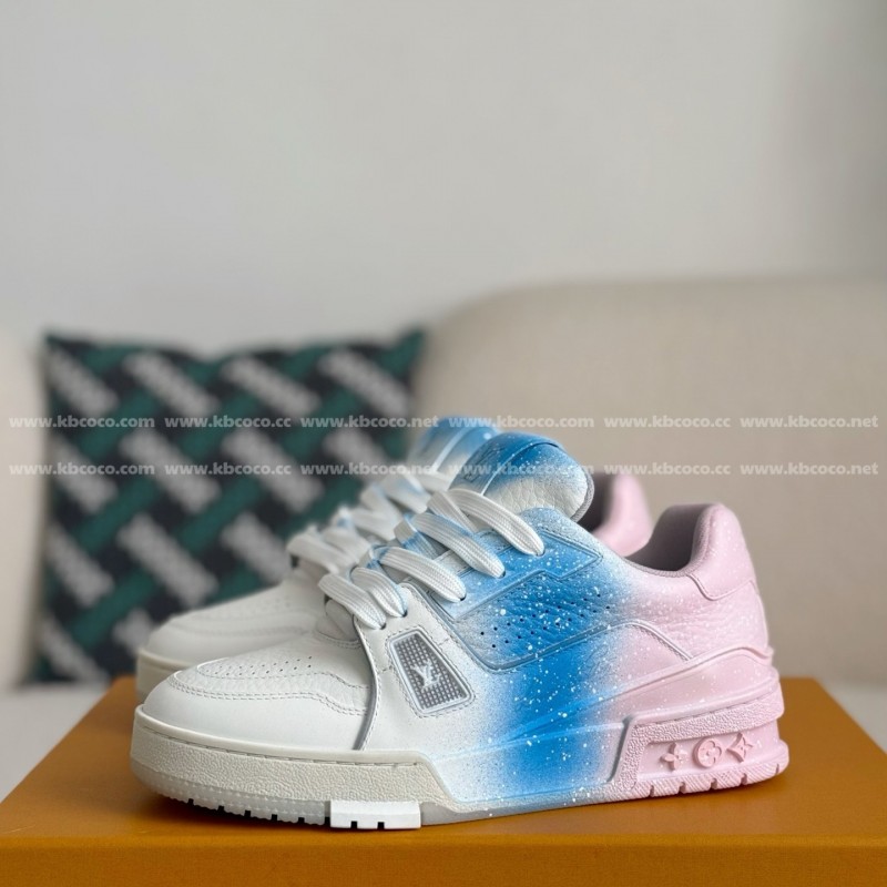 L0*is V*t0n TRAINER SNEAKERS