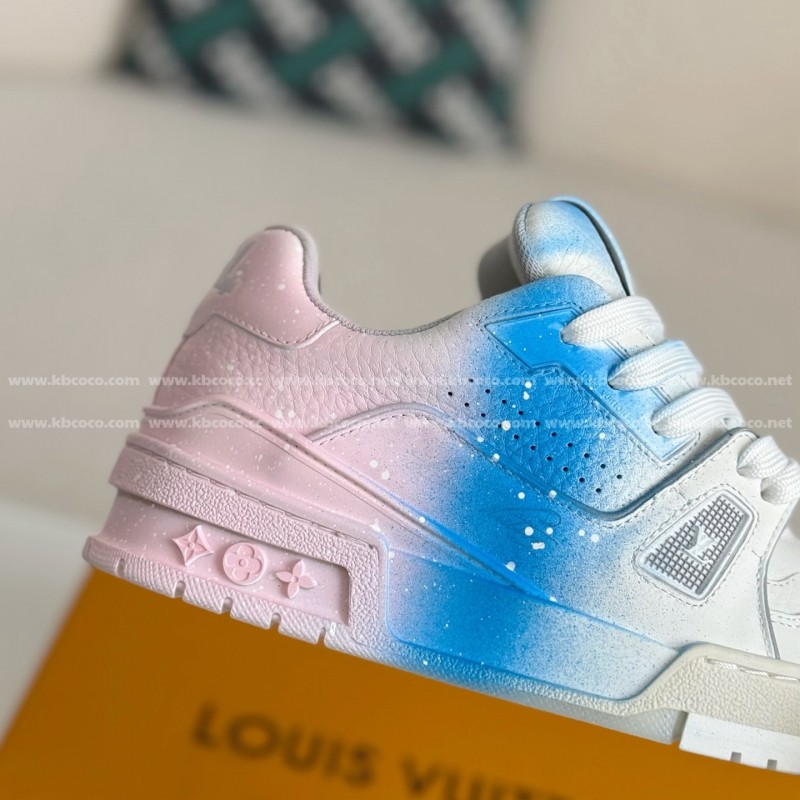 L0*is V*t0n TRAINER SNEAKERS