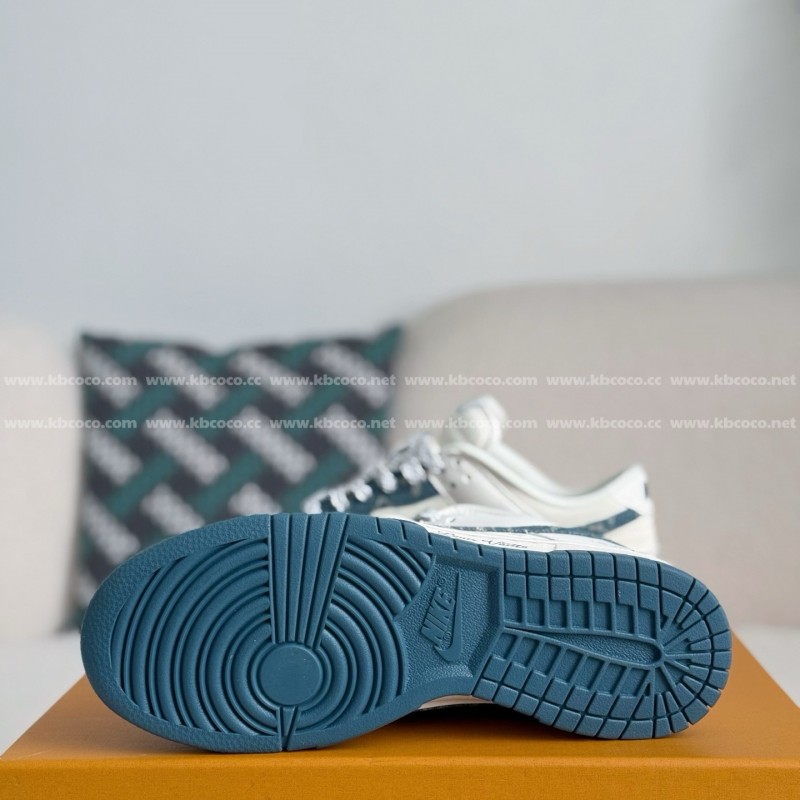 L0*is V*t0n x Nike Dunk Casual Sneakers