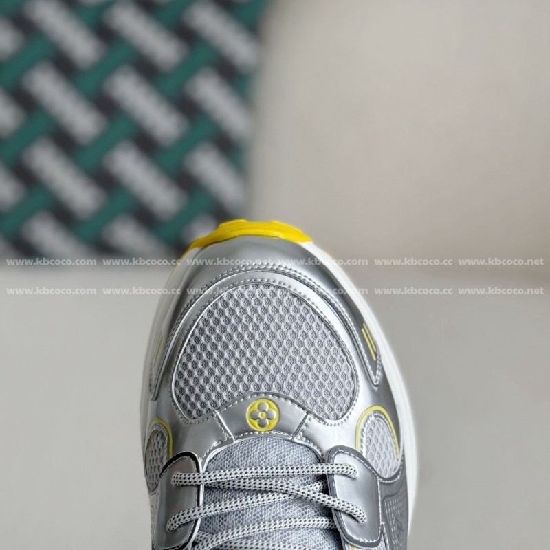 L0*is V*t0n OLYMPIA CASUAL SHOES