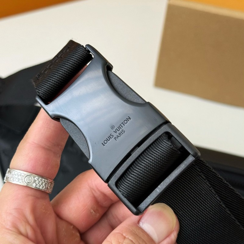 LV DISCOVERY FULL LEATHER CHEST BAG  M44388,SIZE:47*20*9cm