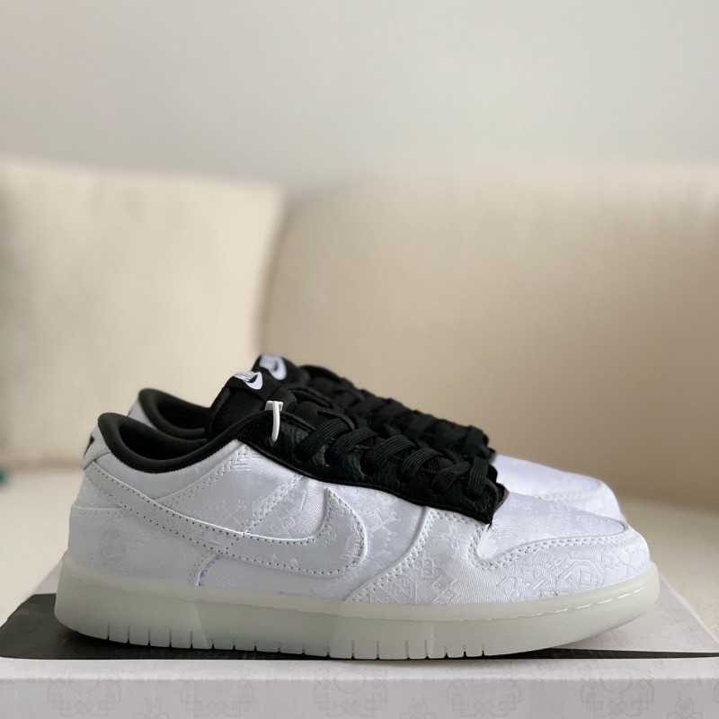 Fragment Design x Clot x Nike SB Dunk Low"20th AnniversaryWhite Silk Sneakers