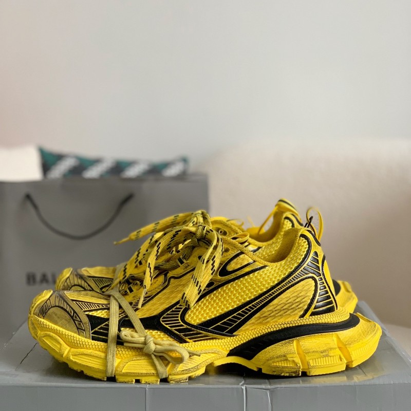 Ba*len*cia*ga Runner Sneakers