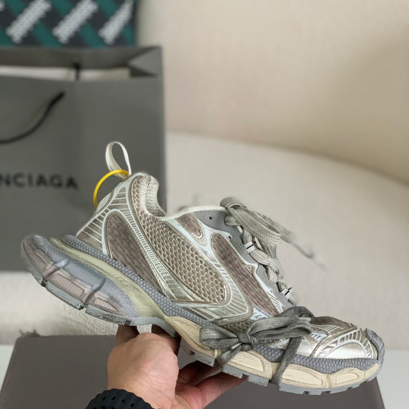 Ba*len*cia*ga Runner Sneakers