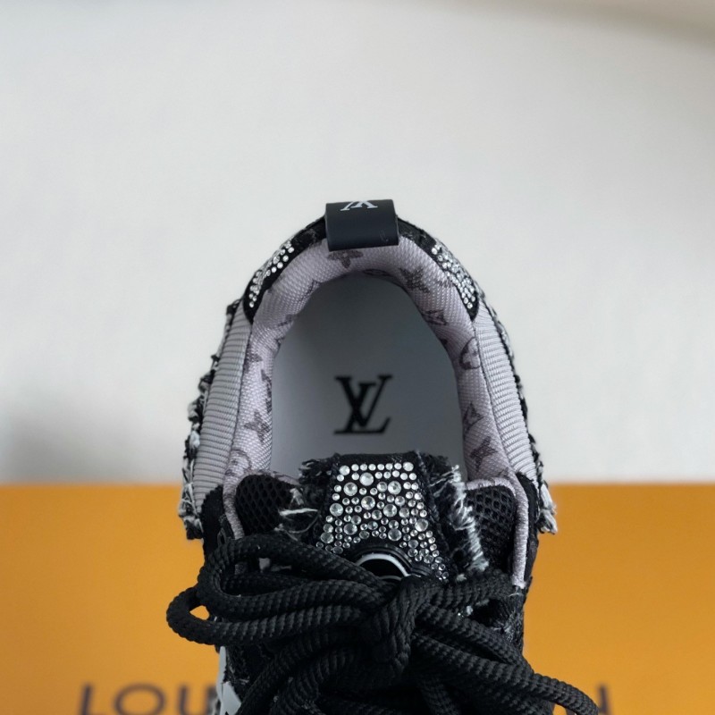 L0*is V*t0n Skate Sneakers