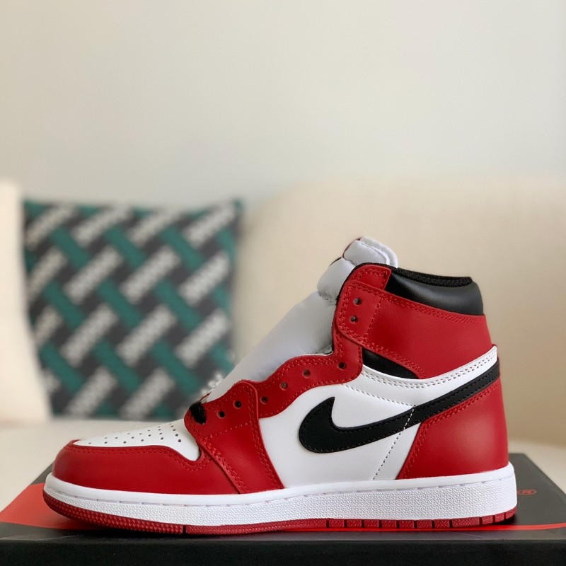 Nike Air Jordan 1 Retro High OG Bred Toe