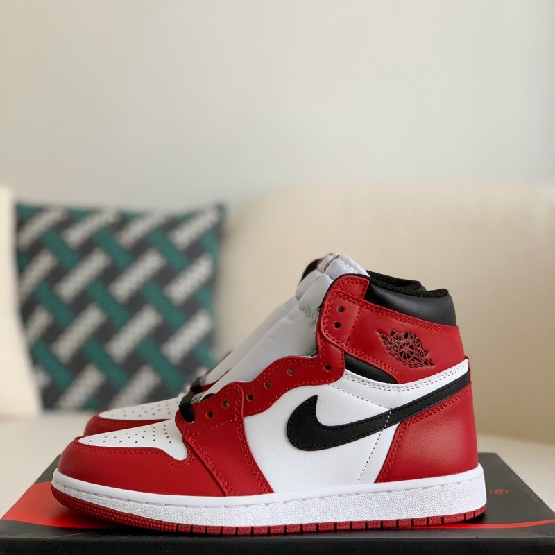Nike Air Jordan 1 Retro High OG Bred Toe