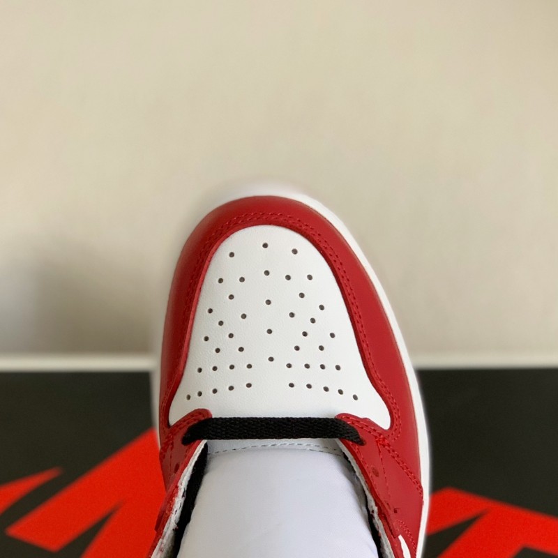 Nike Air Jordan 1 Retro High OG Bred Toe